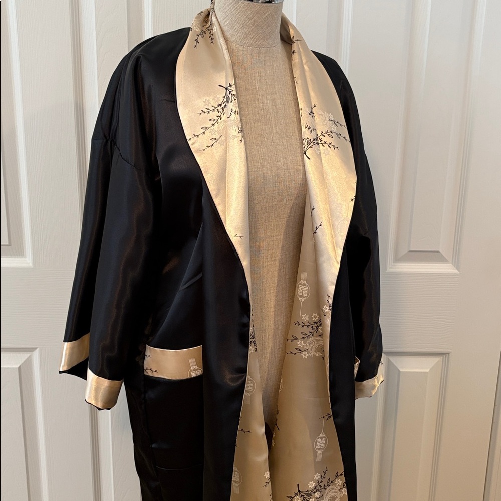Silk Reversible Kimono Style Robe. Elegant Thai Silk Size L - Picture 6 of 7